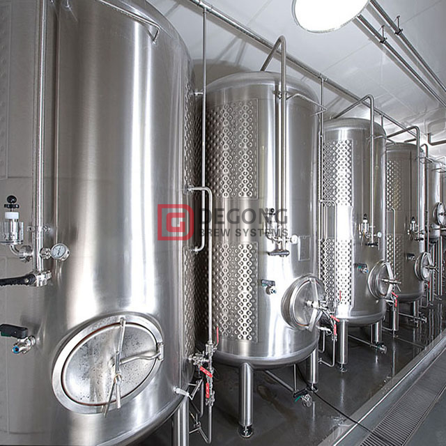 Konfigurowalny 2000-litrowy zbiornik do fermentacji piwa do rzemieślniczego zbiornika do parzenia z płaszczem chłodzącym ze stali nierdzewnej
