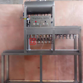 Mała automatyczna 6-głowicowa maszyna do butelkowania piwa Szklany system napełniania i zamykania butelek